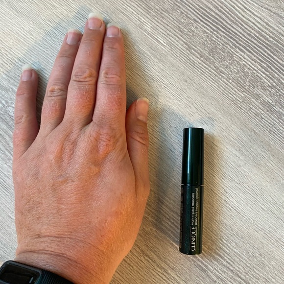 NWOT Clinique travel size black high impact mascara - Picture 2 of 3